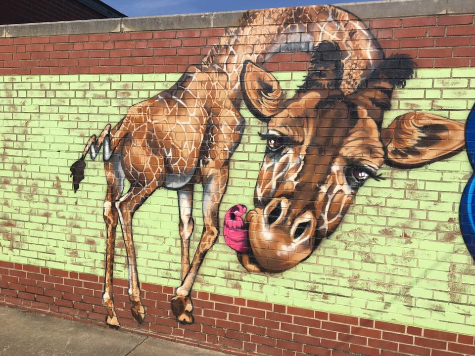 Giraffe mural, Artist Payton Miller